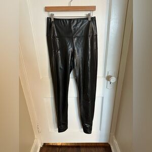 Aritzia Wilfred Free Daria faux leather leggings black size L